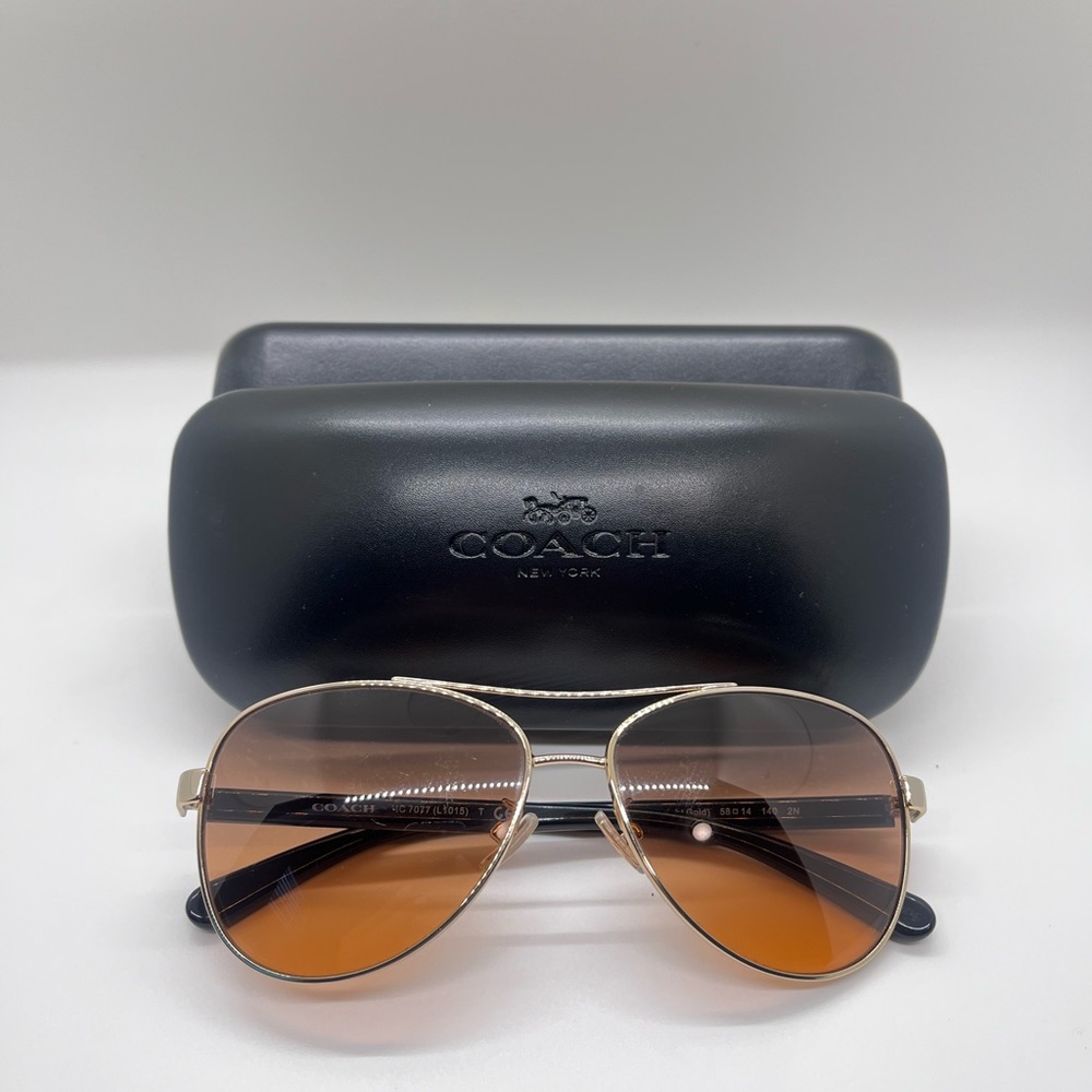 COACH HC7077 Light Gold 58mm Brown Gradient Lens Sunglasses